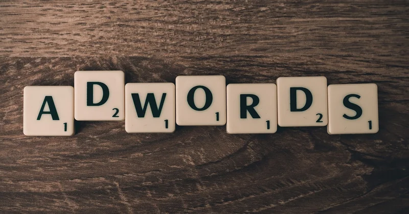 Faut-il prioriser le SEO technique ou le SEO éditorial ?